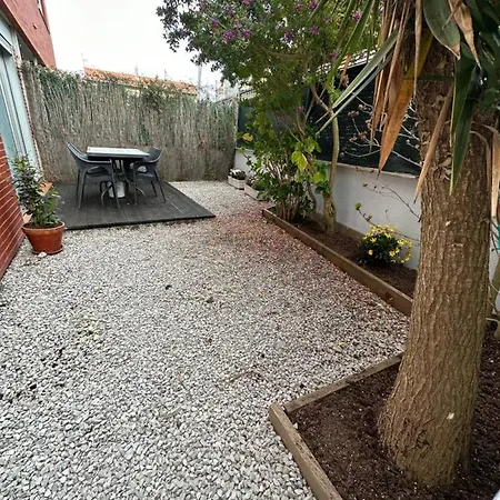 Apartamento Con Jardin En *